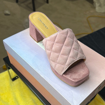 94. 168. NEW SIZE 7 M Pink Quilted Mules with Square Toe and Block Heel