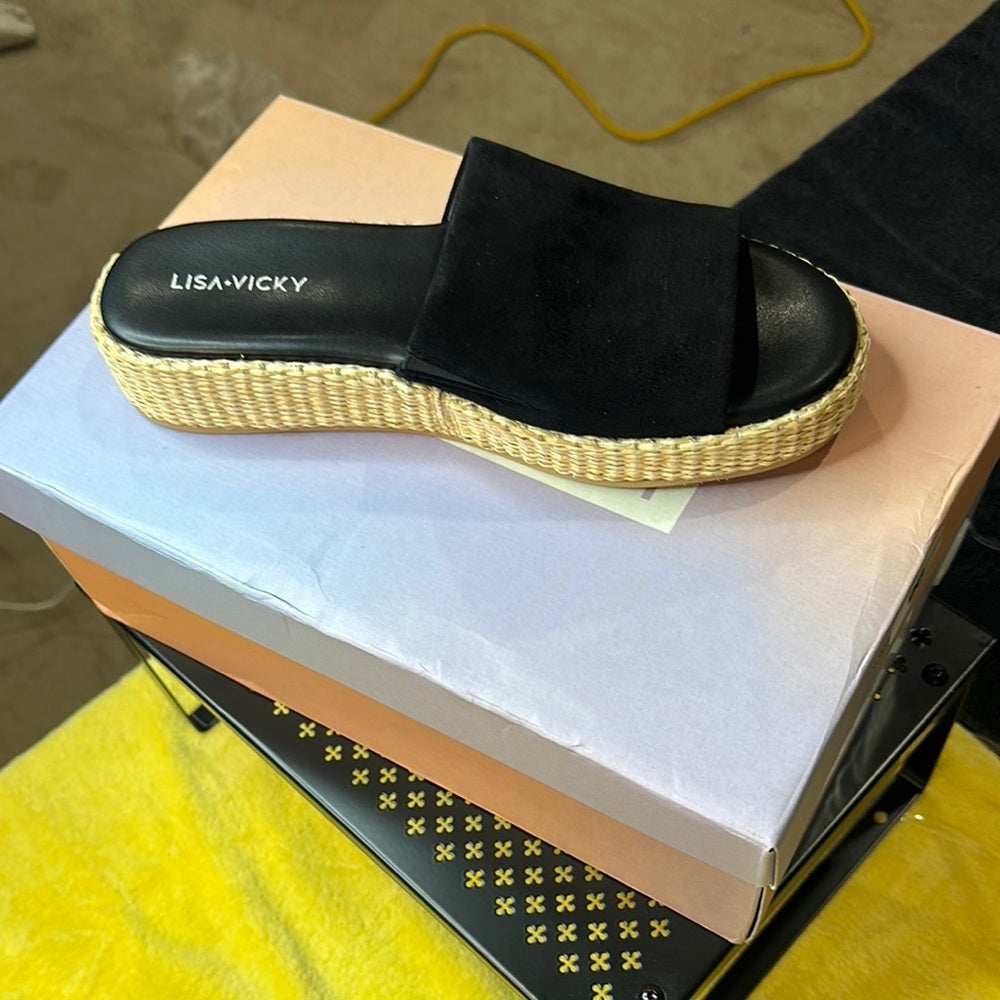 96. 109. NEW SIZE 7M Black and Tan Espadrilles with Textured Sole