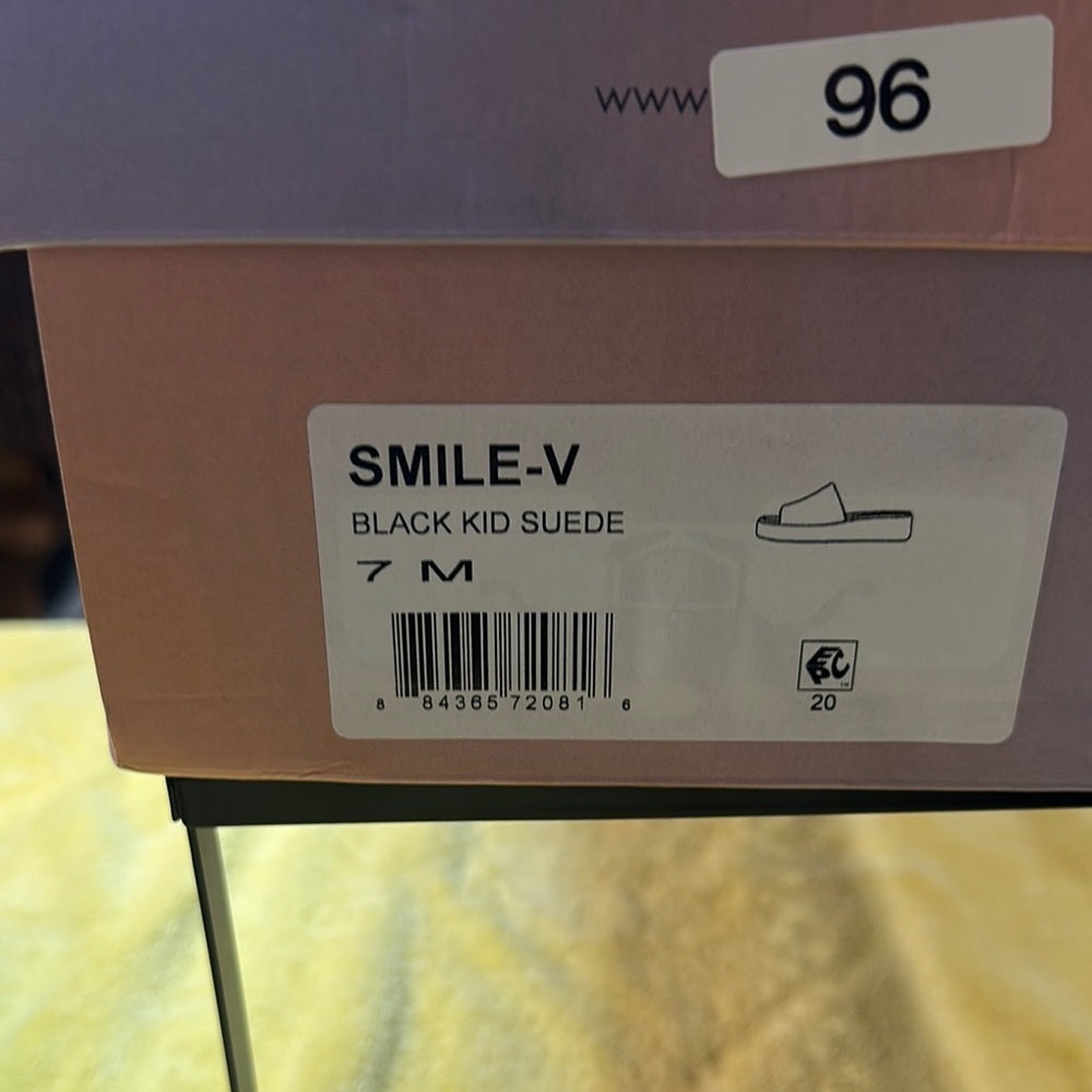 96. 109. NEW SIZE 7M Black and Tan Espadrilles with Textured Sole