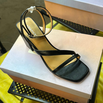 97.153.154.155.NEW SIZE 8M Black Minimalist Sandals, Crisscross Straps, Low Heel