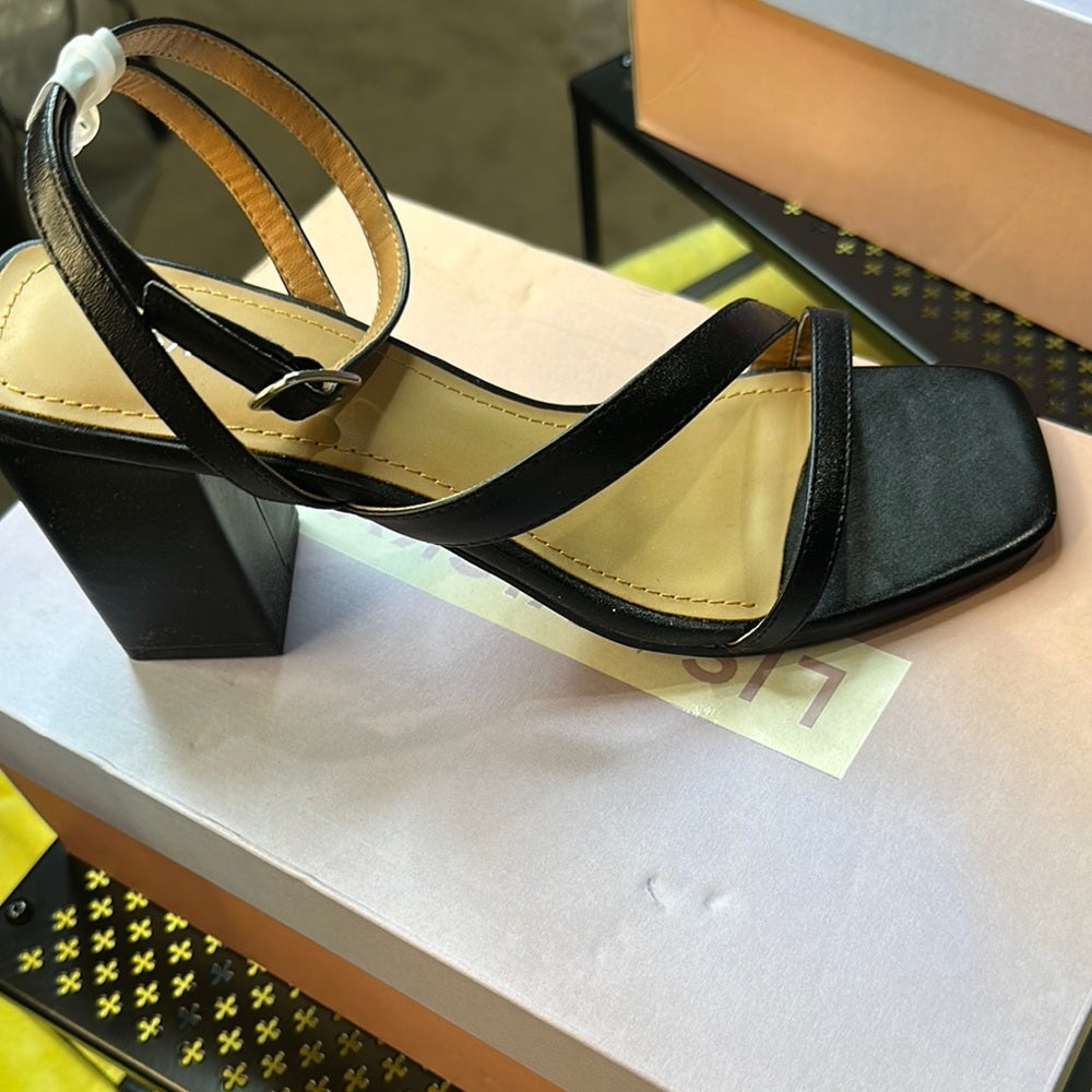 97.153.154.155.NEW SIZE 8M Black Minimalist Sandals, Crisscross Straps, Low Heel
