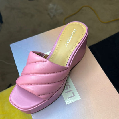 98. NEW SIZE 7M Chic Pink Quilted Mules with Flat Comfort