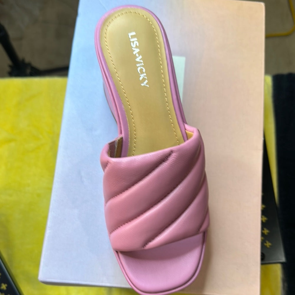 98. NEW SIZE 7M Chic Pink Quilted Mules with Flat Comfort