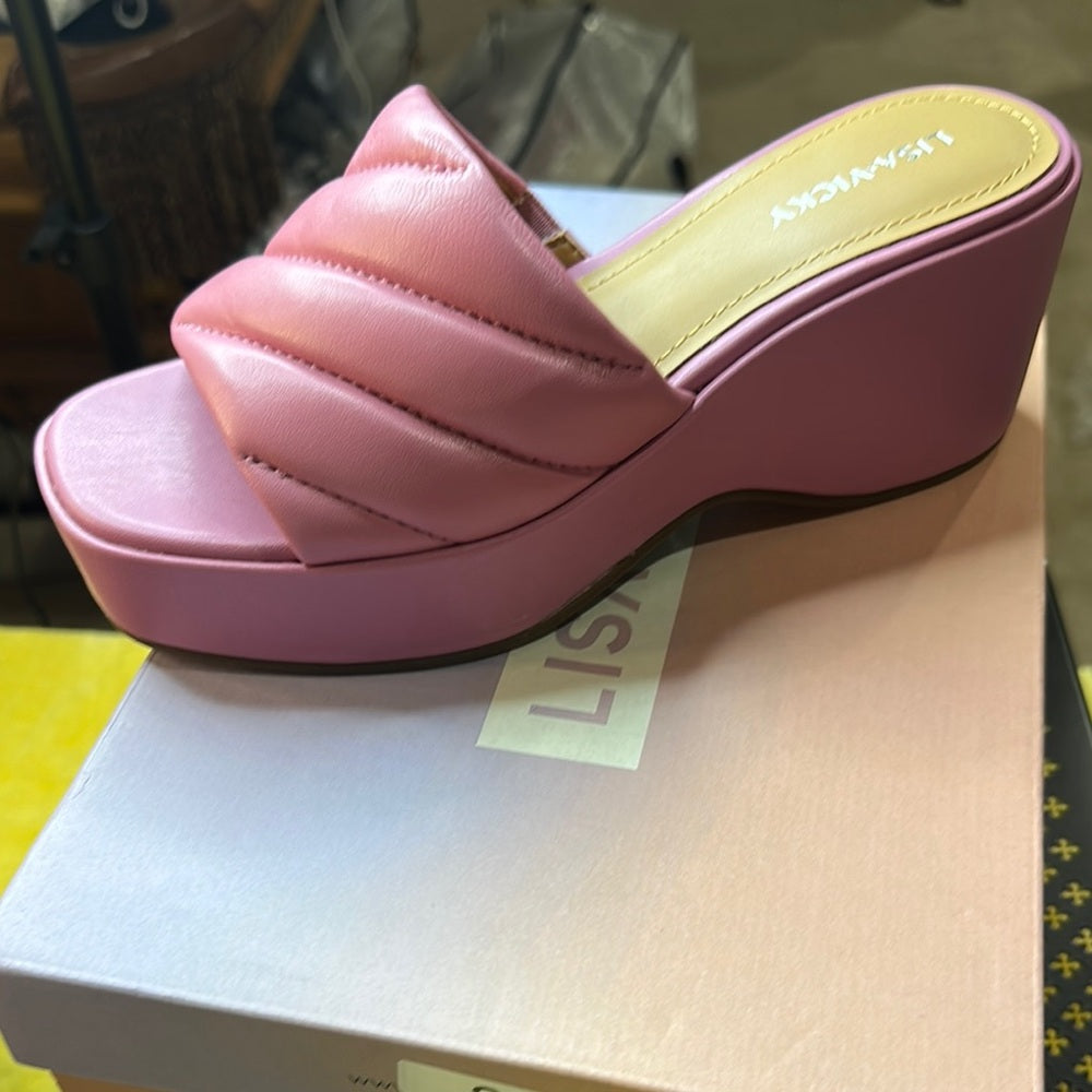 98. NEW SIZE 7M Chic Pink Quilted Mules with Flat Comfort