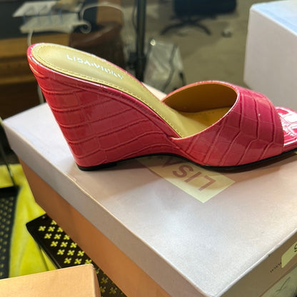 99. NEW SIZE 8M Chic Pink Wedge Shoes with Croc Texture
