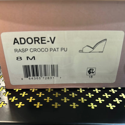 99. NEW SIZE 8M Chic Pink Wedge Shoes with Croc Texture