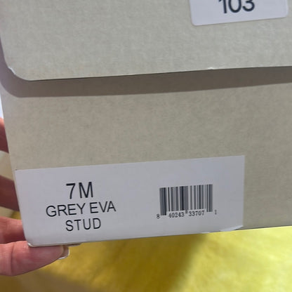 103. NEW SIZE 7M J/SLIDES Gray Quilted Slippers Modern Comfort