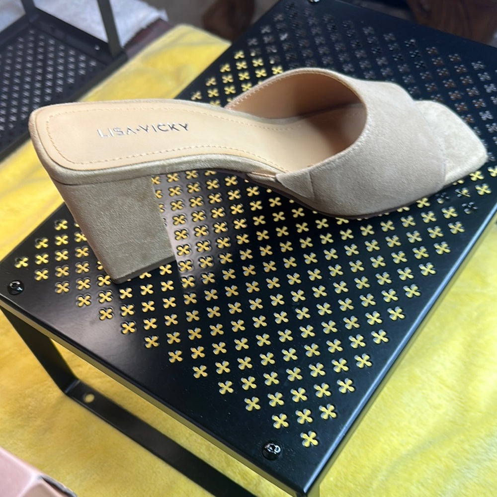 110-111. 145. 144. NEW SIZE 7M Tan Square Toe Suede Mules