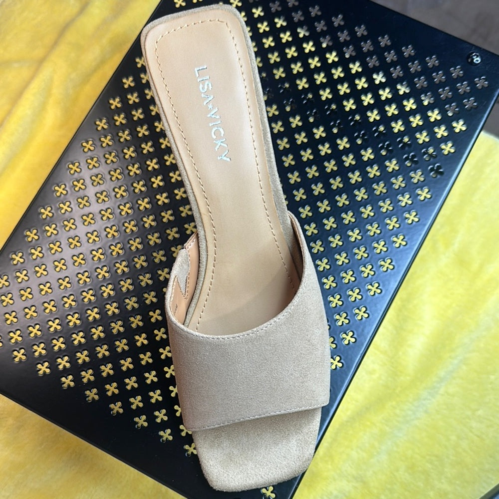 110-111. 145. 144. NEW SIZE 7M Tan Square Toe Suede Mules