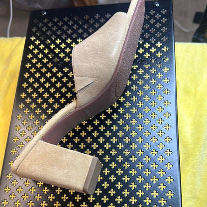 110-111. 145. 144. NEW SIZE 7M Tan Square Toe Suede Mules