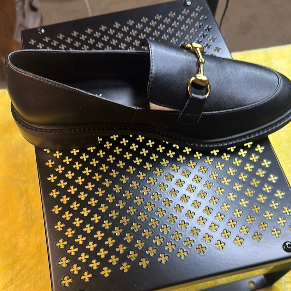 116. 117. NEW SIZE 7M Black Leather Loafers with Gold Horsebit Detail
