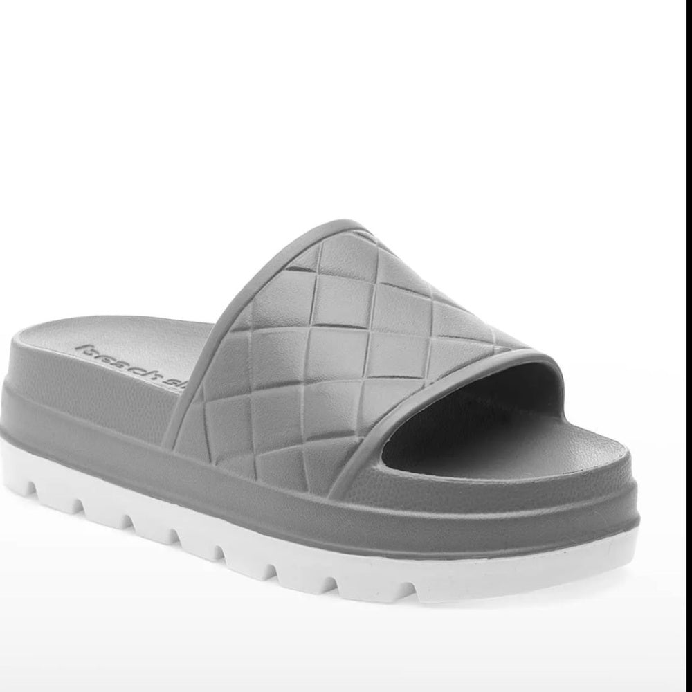 103. NEW SIZE 7M J/SLIDES Gray Quilted Slippers Modern Comfort