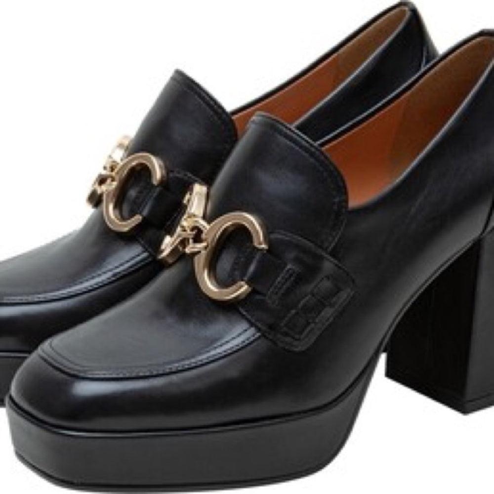 45.300. NEW SIZE 7 M Elegant Black Flats for Everyday Comfort