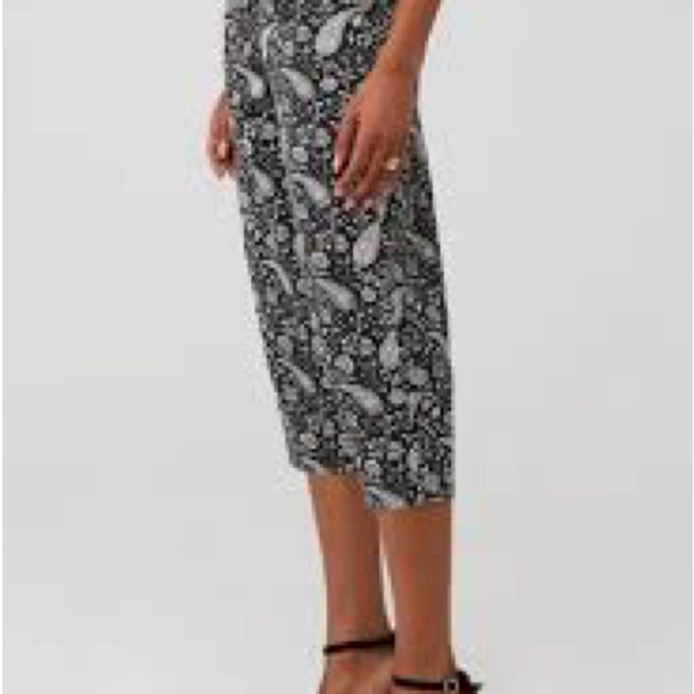 NWOT SIZE M Cleobella Black and White Paisley Wide-Leg Capris