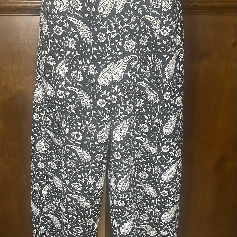 NWOT SIZE M Cleobella Black and White Paisley Wide-Leg Capris