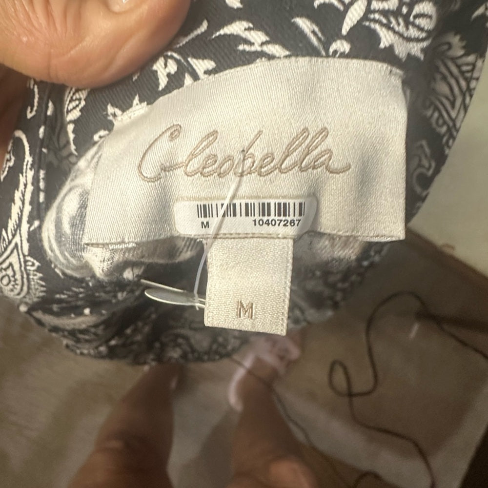 NWOT SIZE M Cleobella Black and White Paisley Wide-Leg Capris
