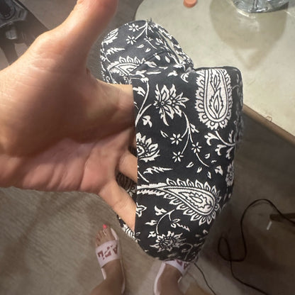 NWOT SIZE M Cleobella Black and White Paisley Wide-Leg Capris