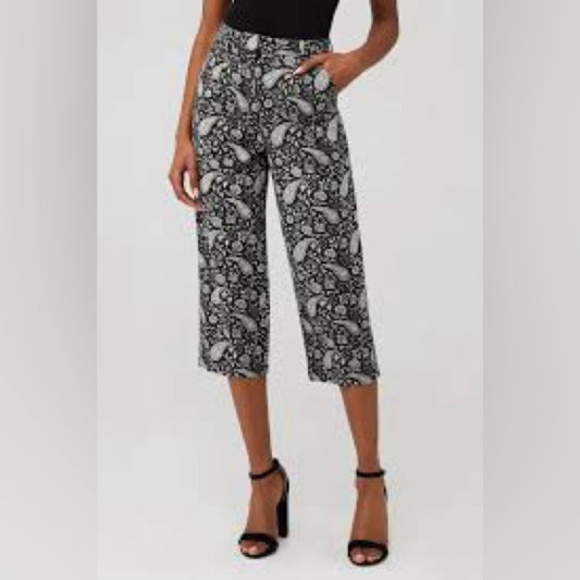 NWOT SIZE M Cleobella Black and White Paisley Wide-Leg Capris