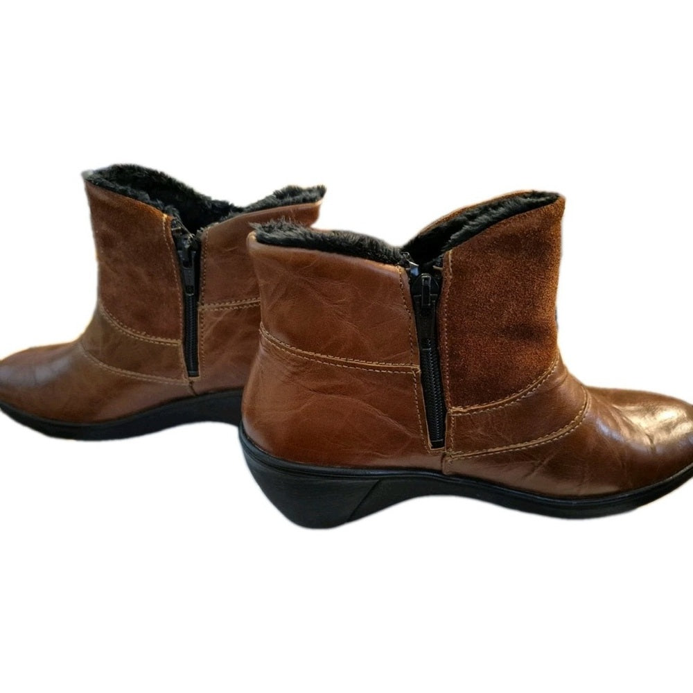 86. NEW SIZE 6-6.5/36 Romika Brown Ankle Booties with Timeless Appeal