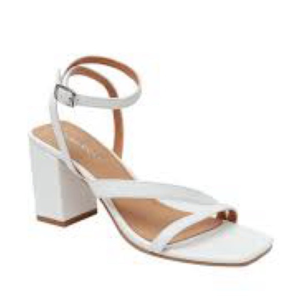 57. 151.NEW SIZE 7.5 Chic White Heels for Effortless Elegance