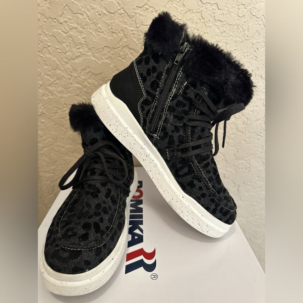 46. NEW SIZE 7-8/38 Romika Black Ankle Boots with Chunky Midsole