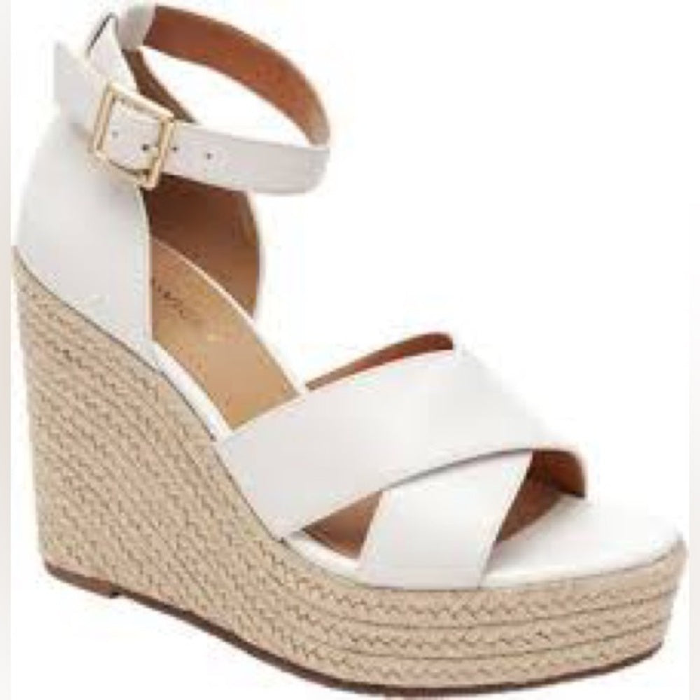 72. NEW SIZE 7 M Tan and White Wedge Espadrille Sandals