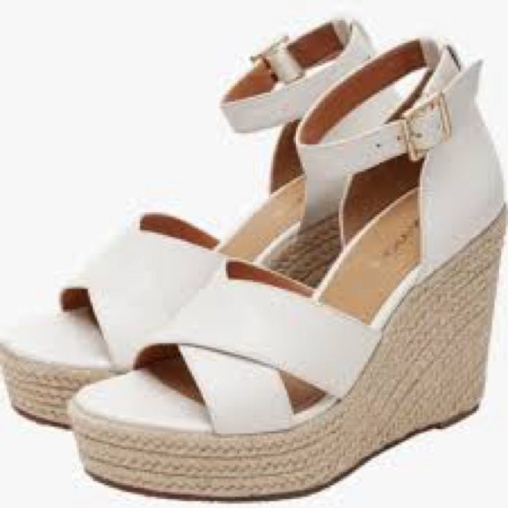 72. NEW SIZE 7 M Tan and White Wedge Espadrille Sandals