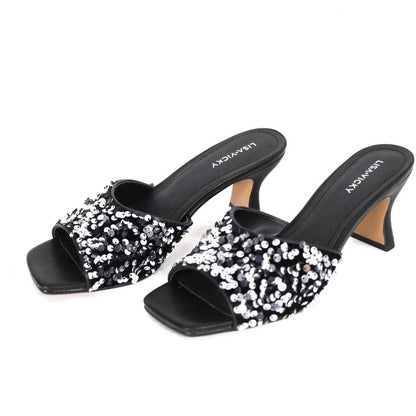 66. NEW SIZE 7 M Chic Black Heels with Sleek Design