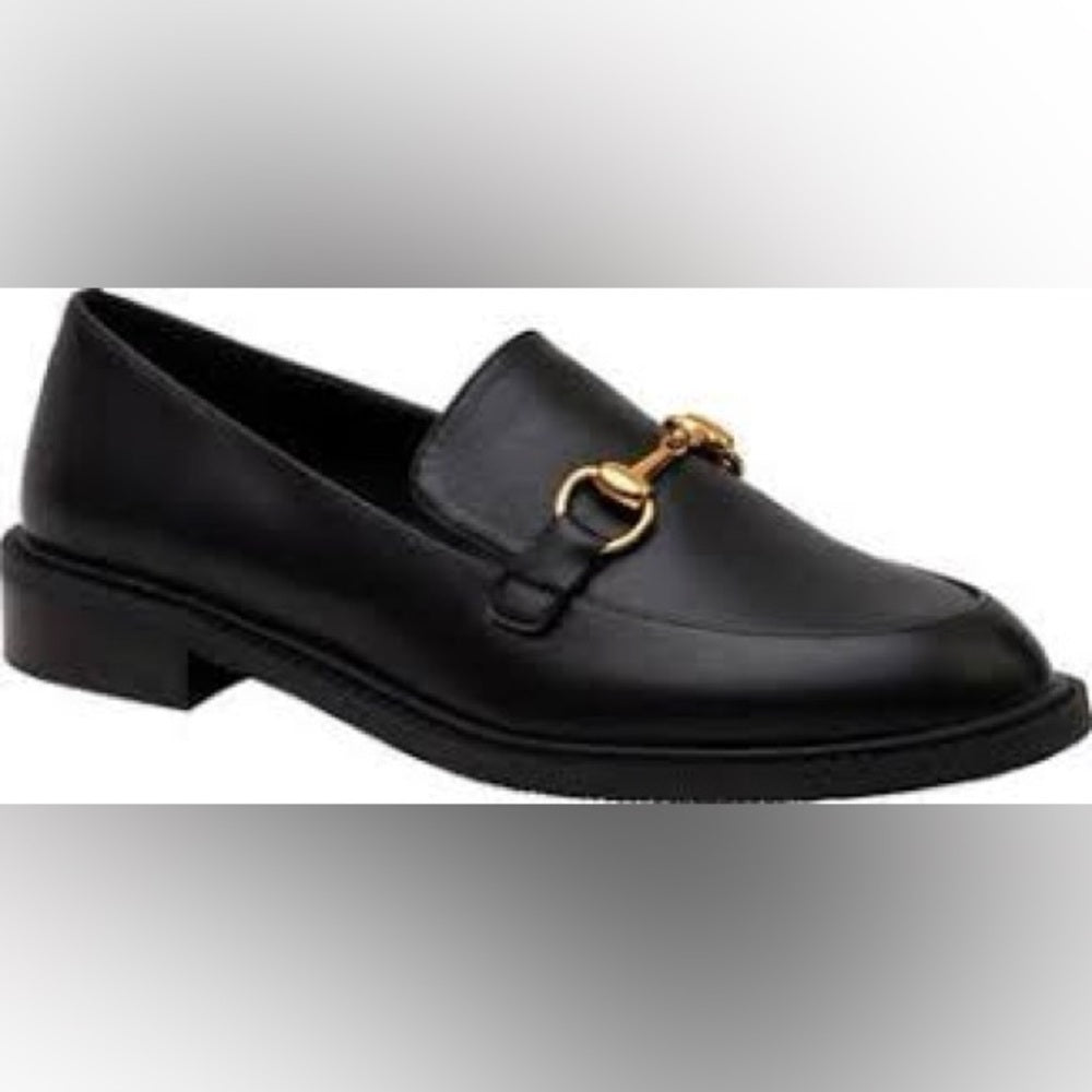 116. 117. NEW SIZE 7M Black Leather Loafers with Gold Horsebit Detail