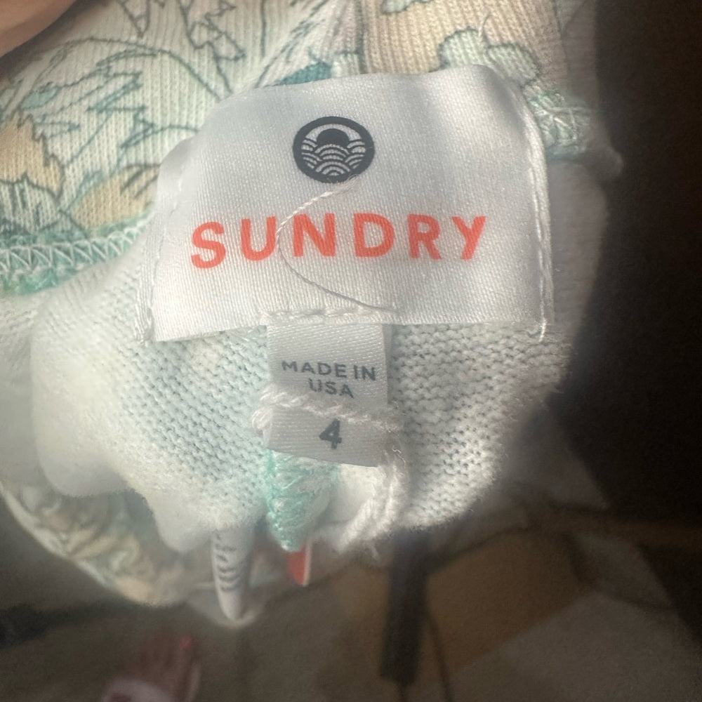 NWT SIZE XL/4 Sundry Blue and White Athletic Shorts with Floral Design
