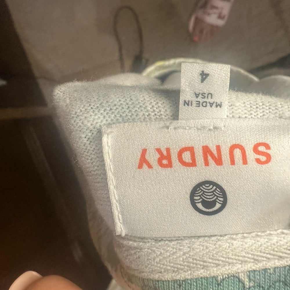 NWT SIZE XL/4 Sundry Pastel Floral Sweatshirt