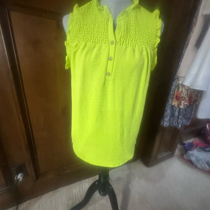 NWT SIZE M Vibrant Green Blouse with Smocked Mandarin Collar