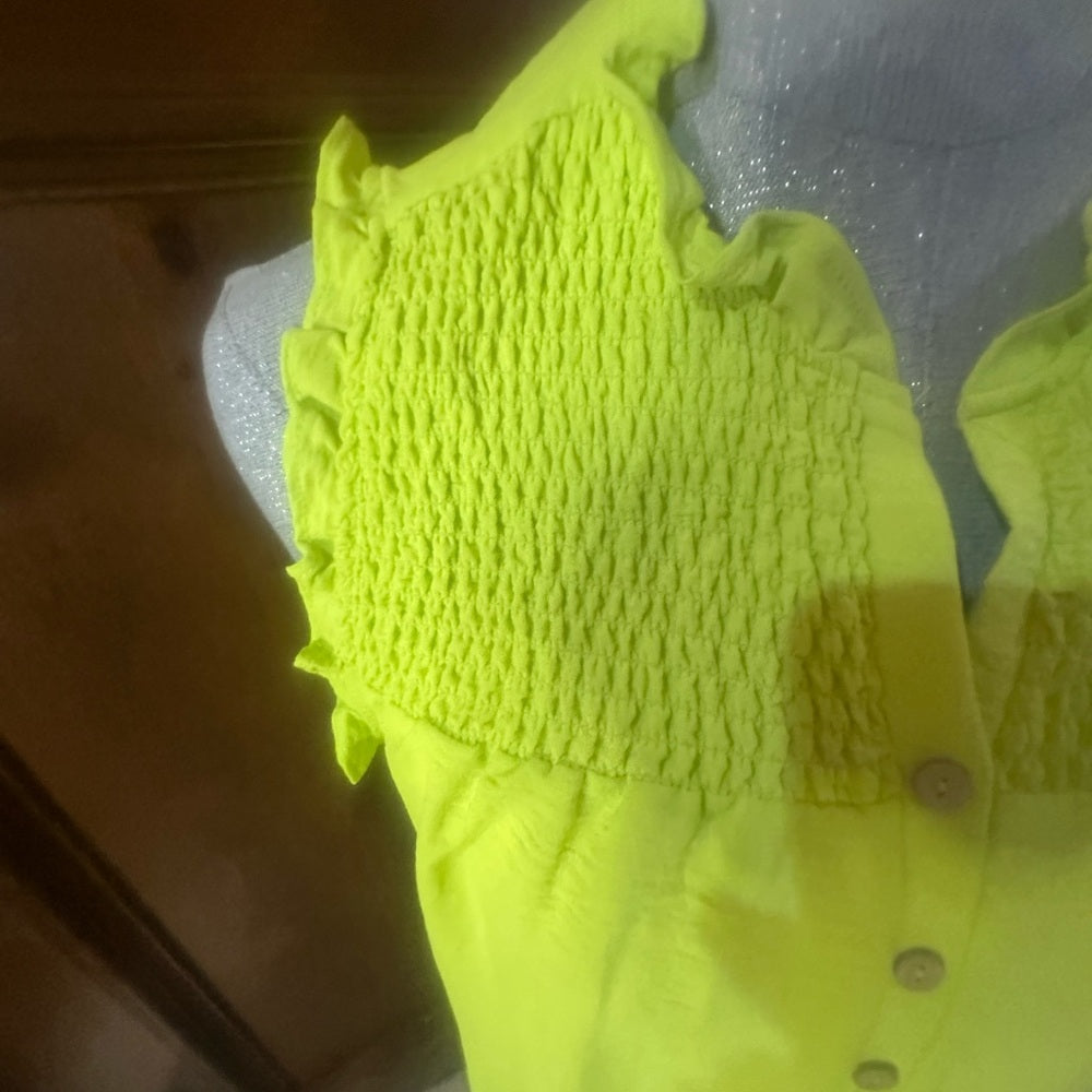 NWT SIZE M Vibrant Green Blouse with Smocked Mandarin Collar