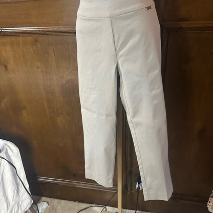 NWT SIZE 6 INC International Concepts Cream Capris Tailored Fit