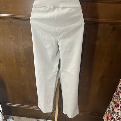 NWT SIZE 6 INC International Concepts Cream Capris Tailored Fit