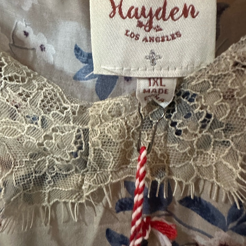 NWT SIZE 1X Hayden Gray and Tan Camisole with Flutter Sleeves