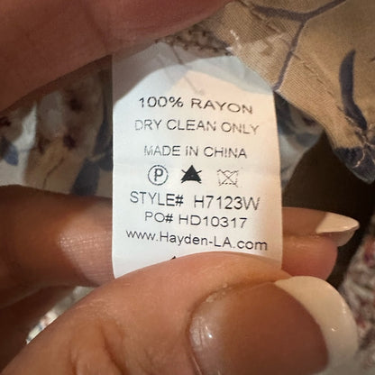 NWT SIZE 1X Hayden Gray and Tan Camisole with Flutter Sleeves