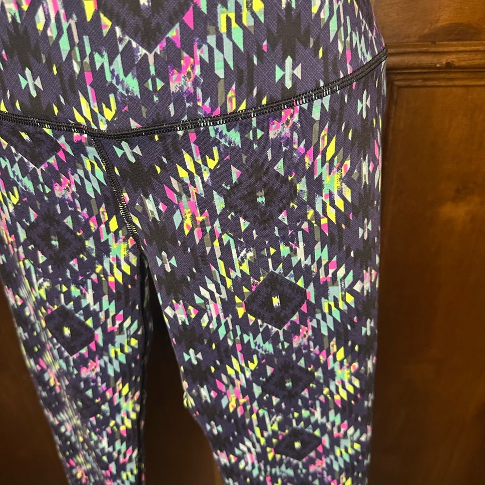 SIZE XS Victoria's Secret Black and Blue Patterned Leggings