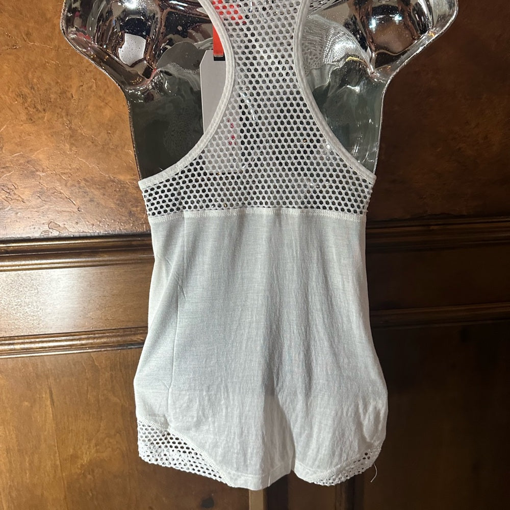 NWT SIZE M Iris White Sleeveless Tank Top