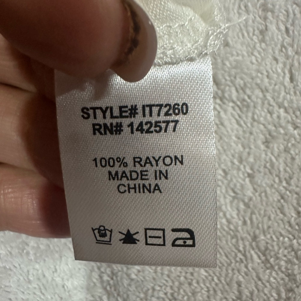 NWT SIZE M Iris White Sleeveless Tank Top