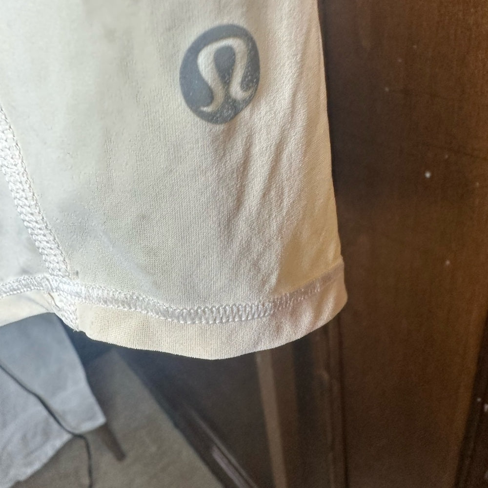 SIZE S/M Lululemon Athletica White Asymmetrical Sleeveless Tank