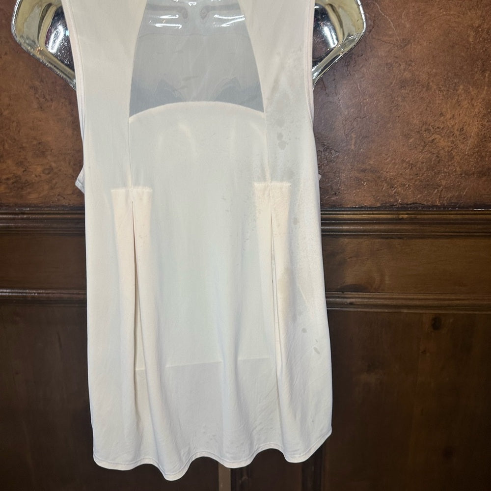 SIZE S/M Lululemon Athletica White Asymmetrical Sleeveless Tank