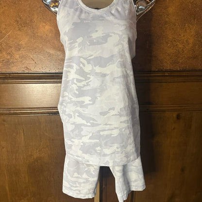 SIZE XS/S/4 Lululemon Athletica White Tank Top Racerback Design Athletic Wear