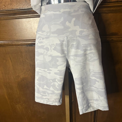 SIZE XS/S/4 Lululemon Athletica White Tank Top Racerback Design Athletic Wear