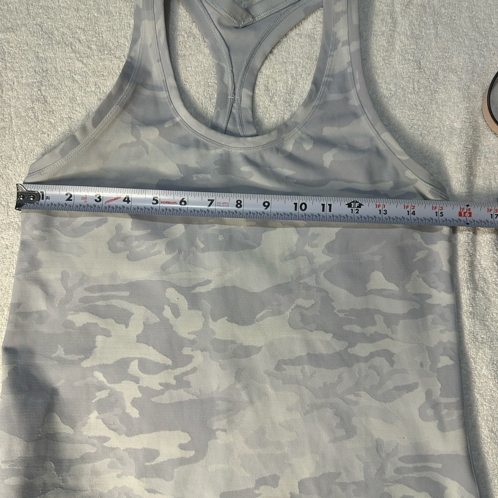 SIZE XS/S/4 Lululemon Athletica White Tank Top Racerback Design Athletic Wear