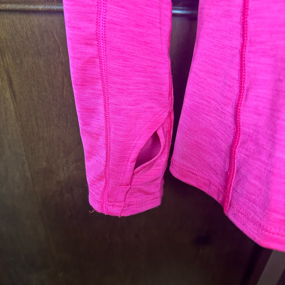 SIZE M Under Armour Pink Fitted Long Sleeve Sweatshirt