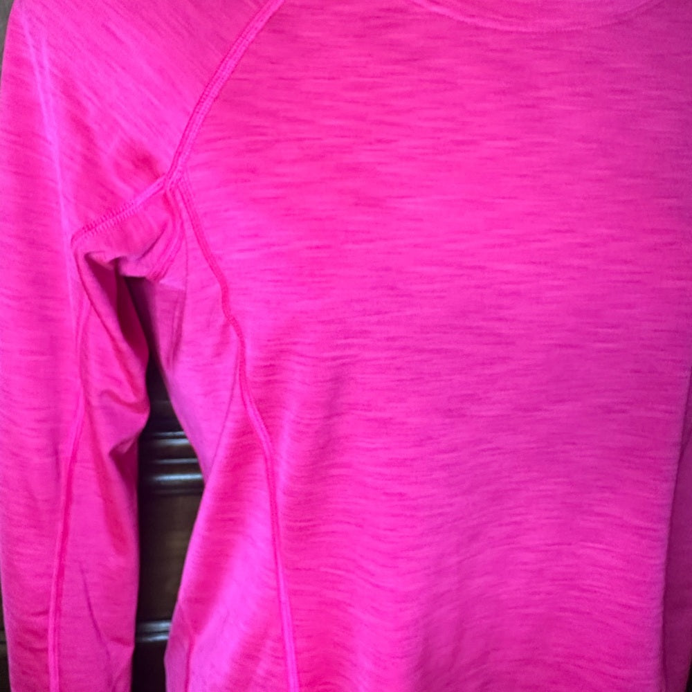 SIZE M Under Armour Pink Fitted Long Sleeve Sweatshirt