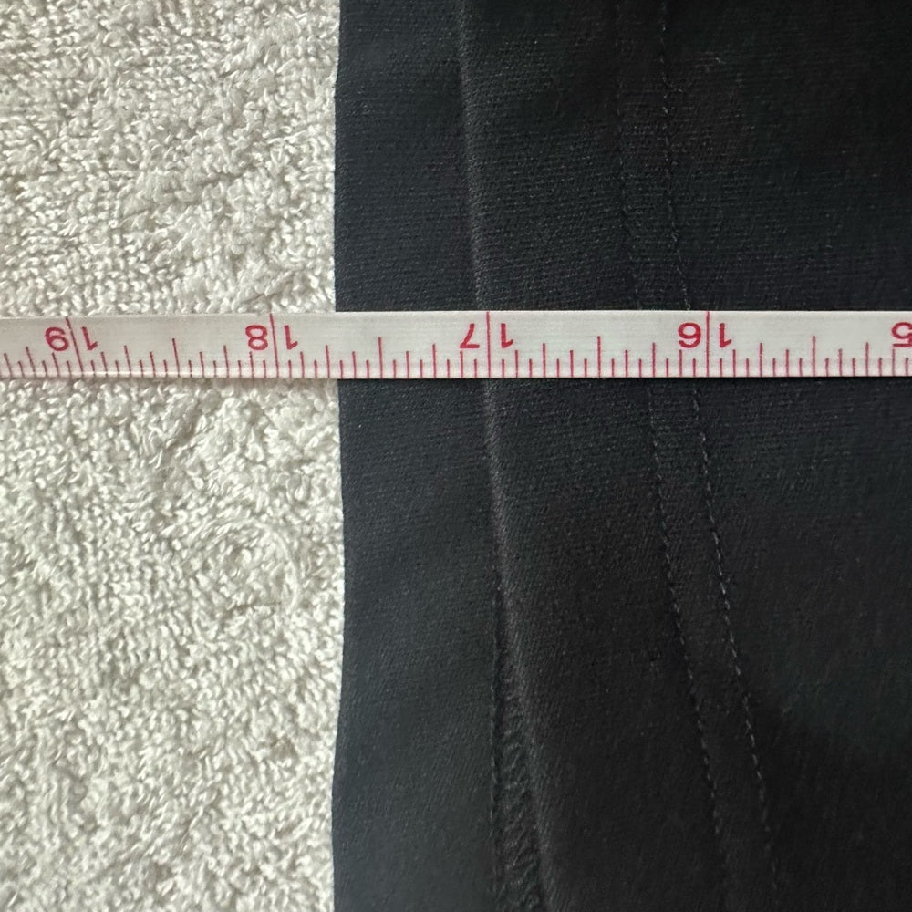 Alphalete Black Athletic Shorts with Relaxed Fit