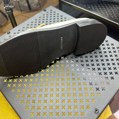 132.128.131. Gucci Cream Loafers with Gold Horsebit