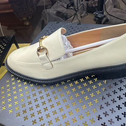 132.128.131. Gucci Cream Loafers with Gold Horsebit